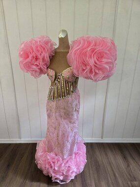 Custom made PROM/SWEET SIXTEEN/cOTILLION GOWN